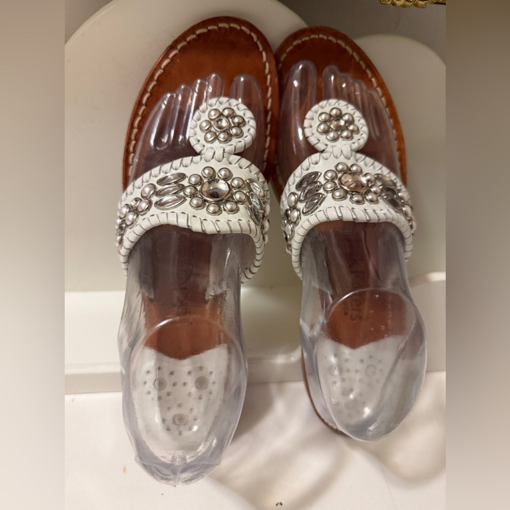 Jack Rogers White and Brown Sandals Beautiful !!
These are truly beautiful coft